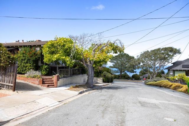 212 1st Street, Pacific Grove, CA 93950