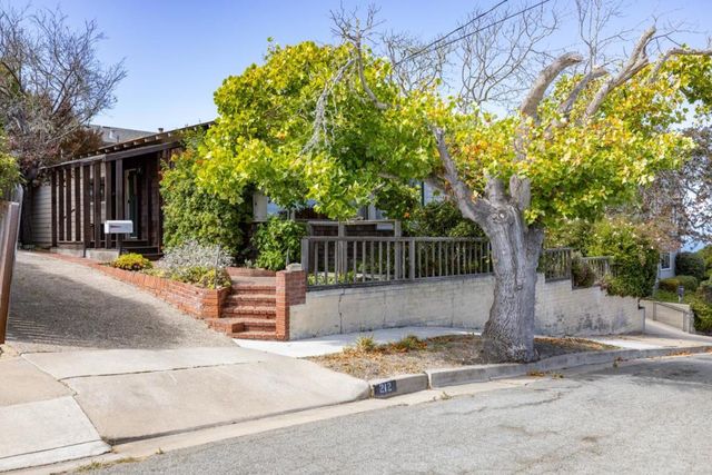 212 1st Street, Pacific Grove, CA 93950