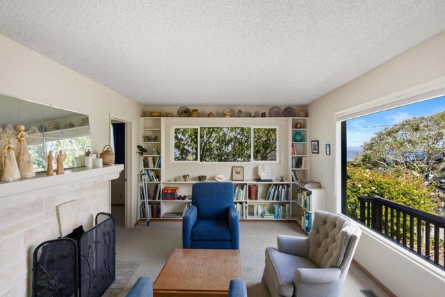 212 1st Street, Pacific Grove, CA 93950