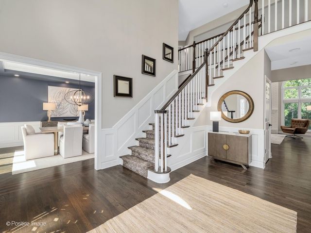 2S351 Chaucer Court, Glen Ellyn, IL 60137