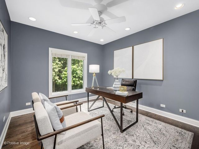 2S351 Chaucer Court, Glen Ellyn, IL 60137
