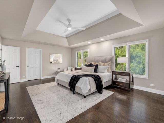 2S351 Chaucer Court, Glen Ellyn, IL 60137