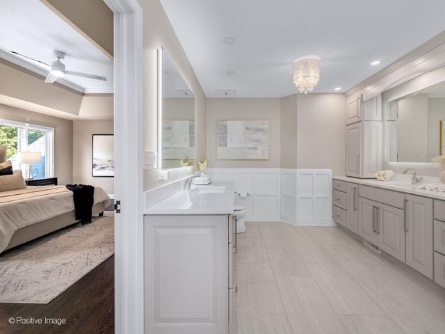 2S351 Chaucer Court, Glen Ellyn, IL 60137