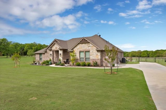 173 Stanley Lane, Poolville, TX 76487