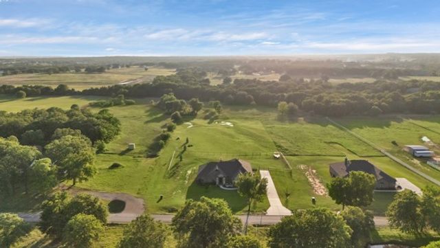 173 Stanley Lane, Poolville, TX 76487