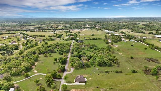 173 Stanley Lane, Poolville, TX 76487
