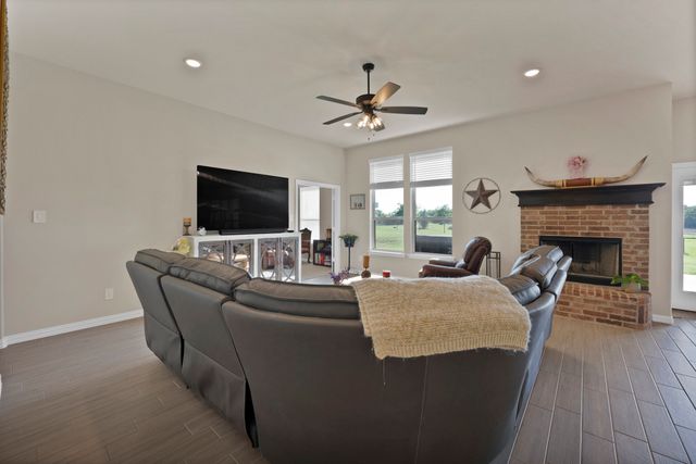 173 Stanley Lane, Poolville, TX 76487