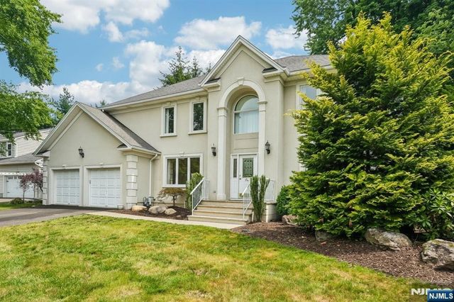 54 Church Lane, Wayne, NJ 07470