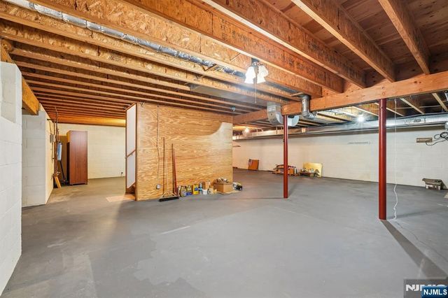 54 Church Lane, Wayne, NJ 07470