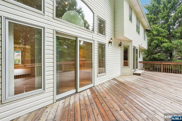 54 Church Lane, Wayne, NJ 07470