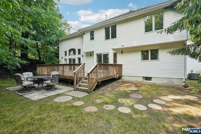 54 Church Lane, Wayne, NJ 07470
