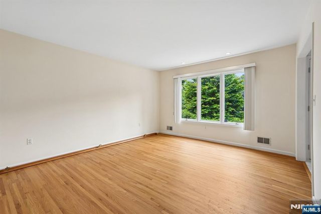 54 Church Lane, Wayne, NJ 07470