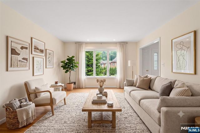 54 Church Lane, Wayne, NJ 07470