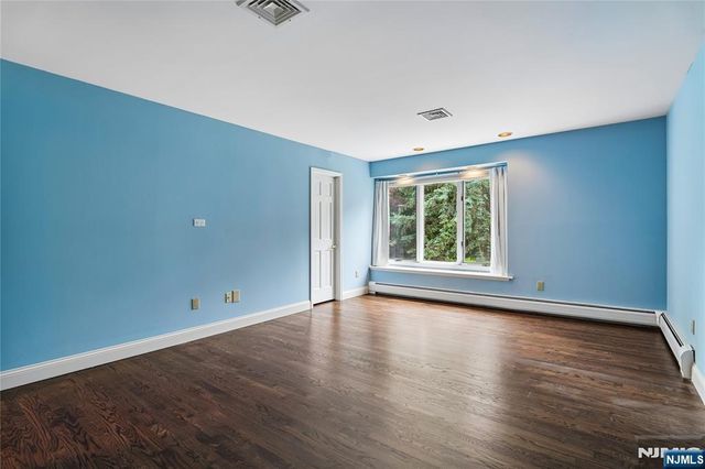 66 Adams Drive, Cresskill, NJ 07626