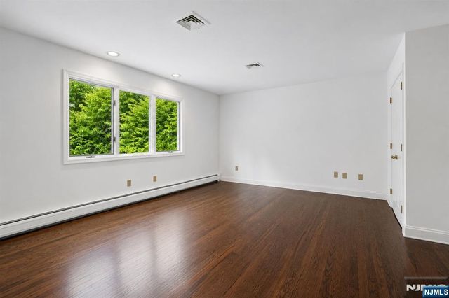 66 Adams Drive, Cresskill, NJ 07626