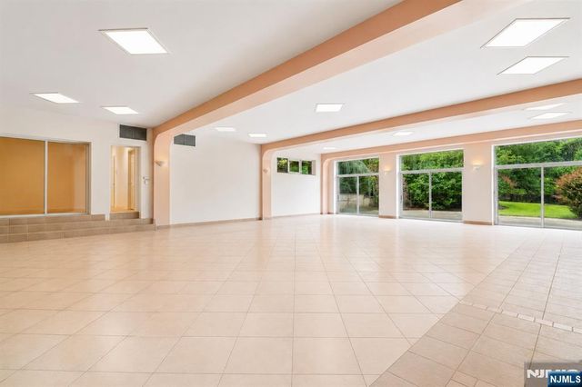 66 Adams Drive, Cresskill, NJ 07626