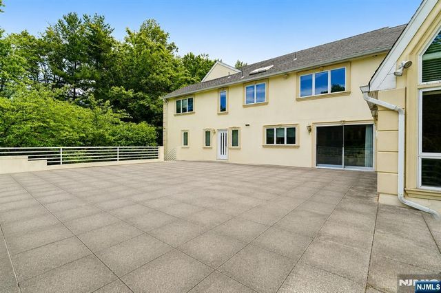 66 Adams Drive, Cresskill, NJ 07626