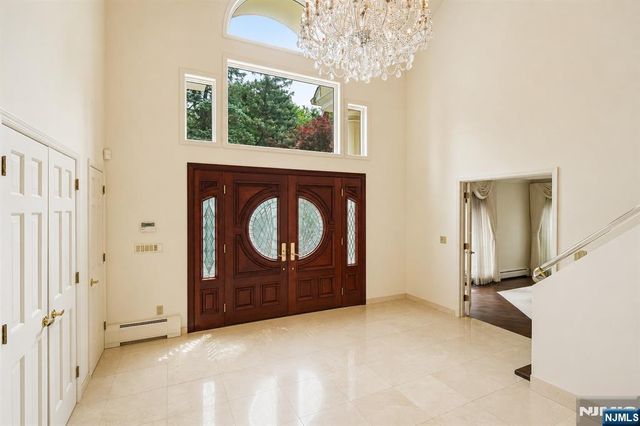 66 Adams Drive, Cresskill, NJ 07626