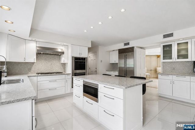 66 Adams Drive, Cresskill, NJ 07626