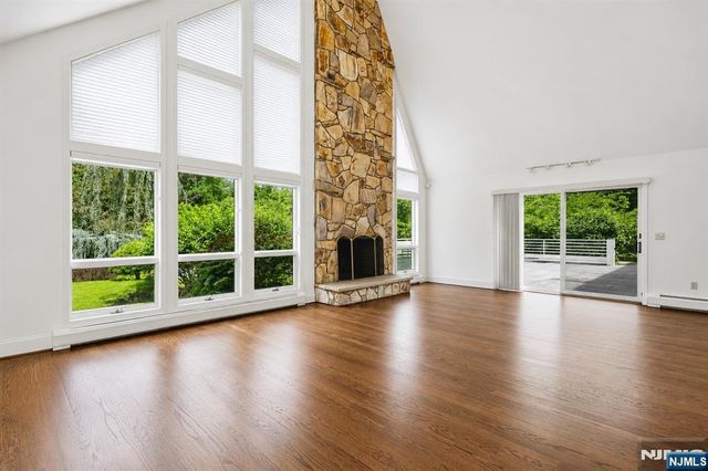 66 Adams Drive, Cresskill, NJ 07626