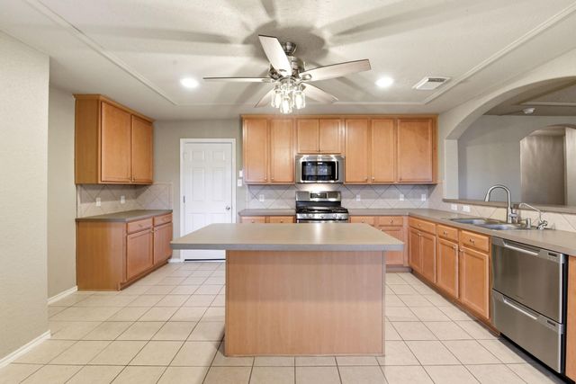 11130 Overland Trail Drive, Richmond, TX 77406
