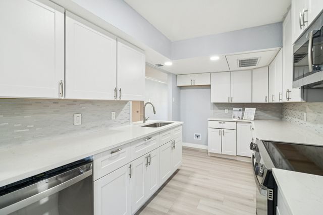 6004 E University Boulevard 131, Dallas, TX 75206