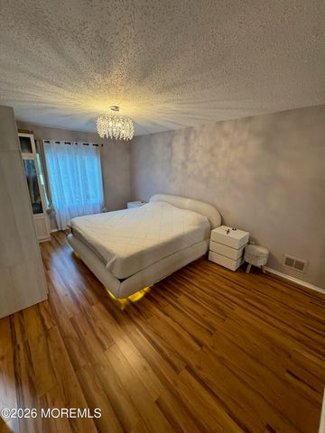37 N Gable Court, Matawan, NJ 07747
