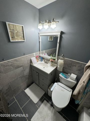 37 N Gable Court, Matawan, NJ 07747