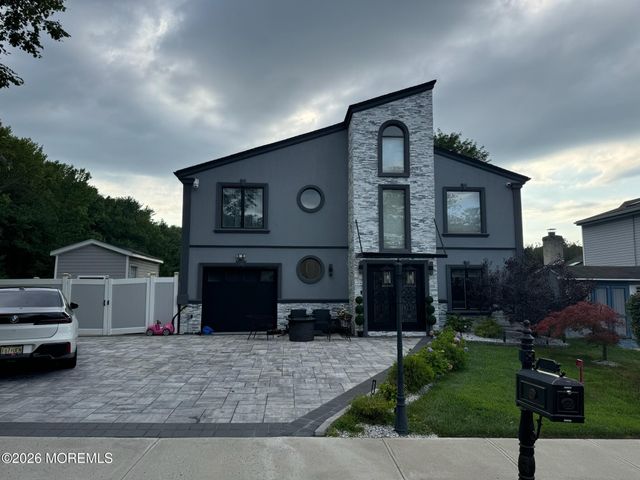 37 N Gable Court, Matawan, NJ 07747