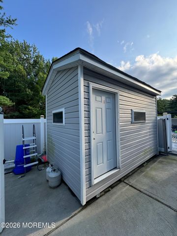 37 N Gable Court, Matawan, NJ 07747