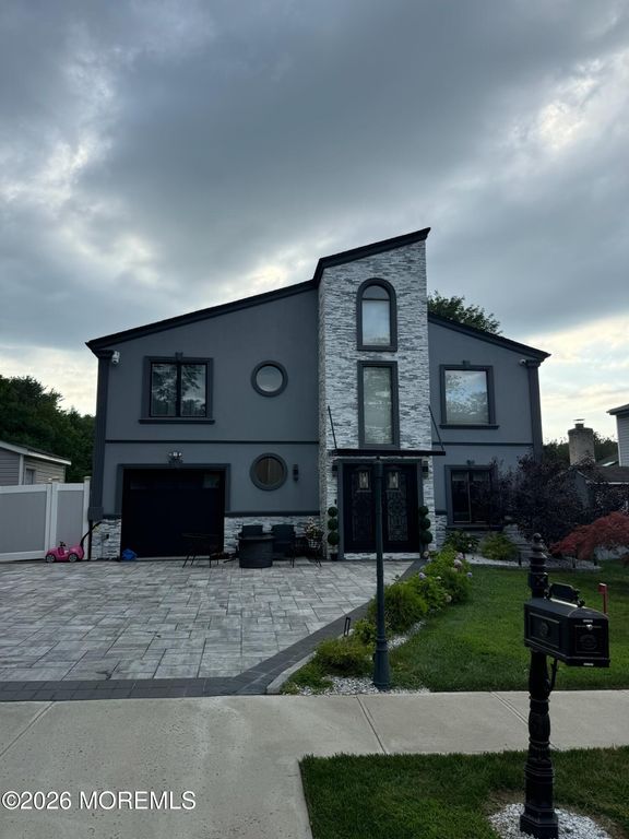 37 N Gable Court, Matawan, NJ 07747