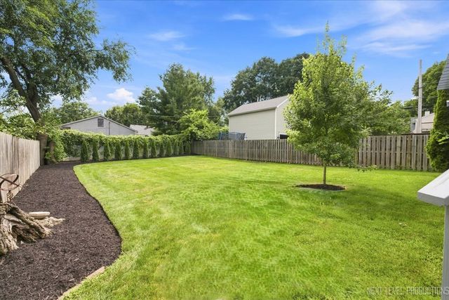 722 Center Street, Geneva, IL 60134