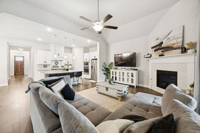 2012 Summer Sky Lane, Mansfield, TX 76063