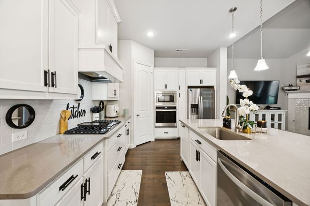 2012 Summer Sky Lane, Mansfield, TX 76063