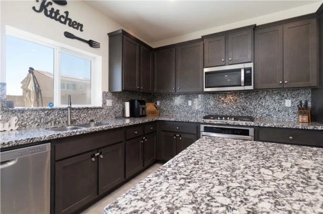 11347 Quail Hollow Street, Victorville, CA 92392