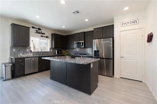 11347 Quail Hollow Street, Victorville, CA 92392