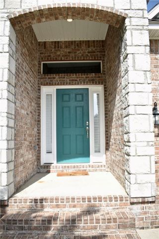 2402 N Brook Lane, Siloam Springs, AR 72761
