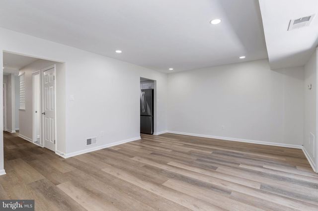 2124 MAGER DR, Herndon, VA 20170