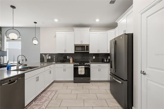 917 OCEAN COURSE AVENUE, Davenport, FL 33896