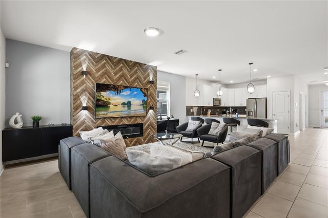 917 OCEAN COURSE AVENUE, Davenport, FL 33896