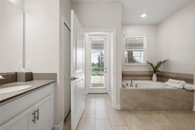 917 OCEAN COURSE AVENUE, Davenport, FL 33896