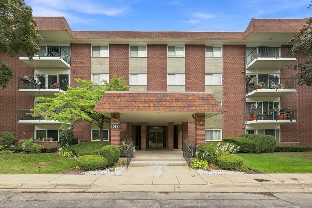 1025 S Fernandez Avenue 1S, Arlington Heights, IL 60005