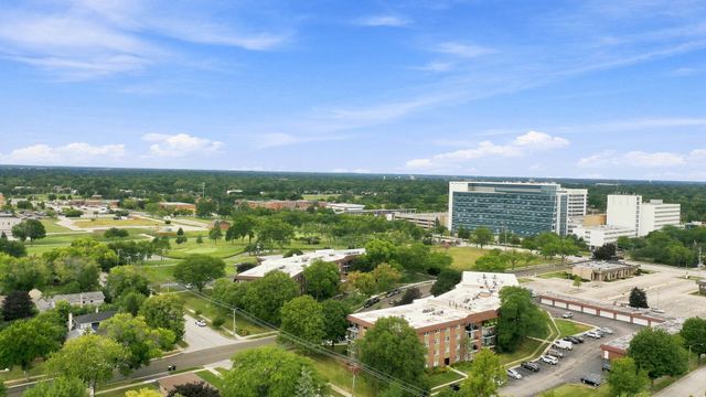 1025 S Fernandez Avenue 1S, Arlington Heights, IL 60005