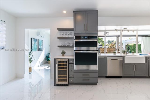 4212 Van Buren St, Hollywood, FL 33021