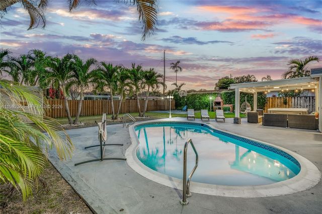 4212 Van Buren St, Hollywood, FL 33021