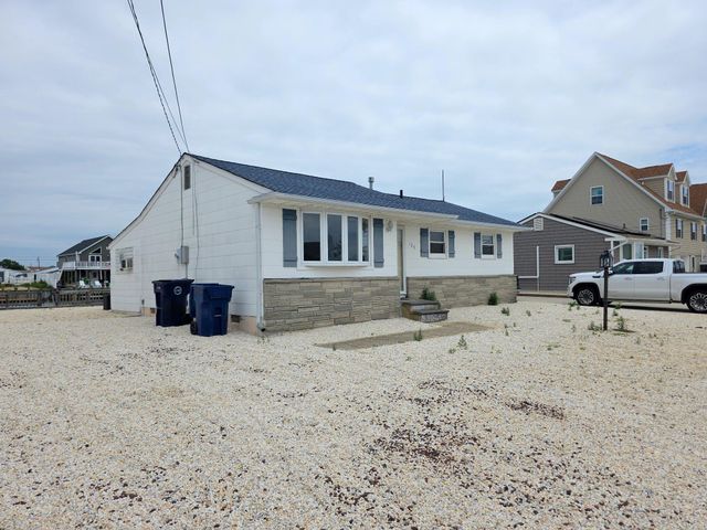 129 E RARITAN DR, Tuckerton, NJ 08087
