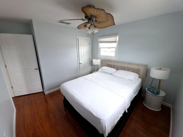 129 E RARITAN DR, Tuckerton, NJ 08087