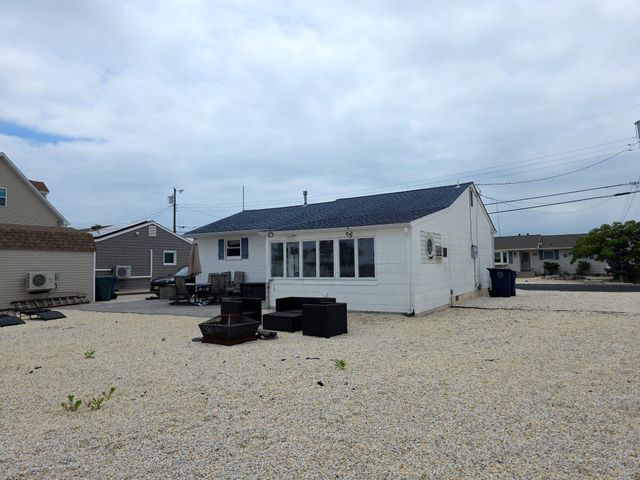 129 E RARITAN DR, Tuckerton, NJ 08087