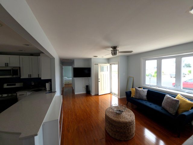 129 E RARITAN DR, Tuckerton, NJ 08087