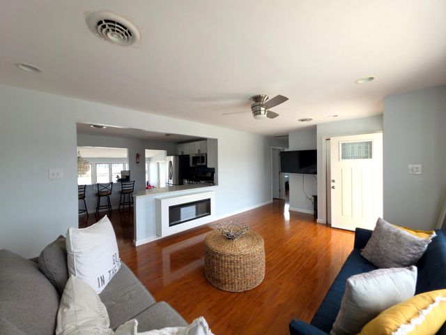 129 E RARITAN DR, Tuckerton, NJ 08087